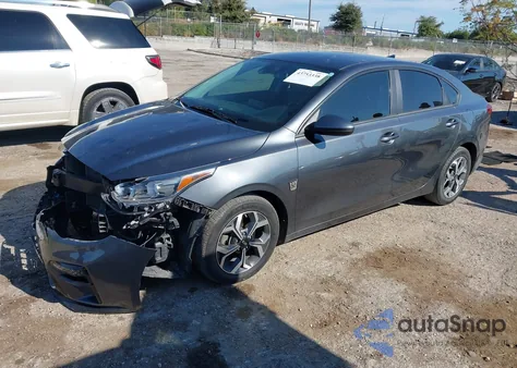 2021 Kia Forte Lxs z USA, uszkodzony, nr VIN 3KPF24AD1ME356886